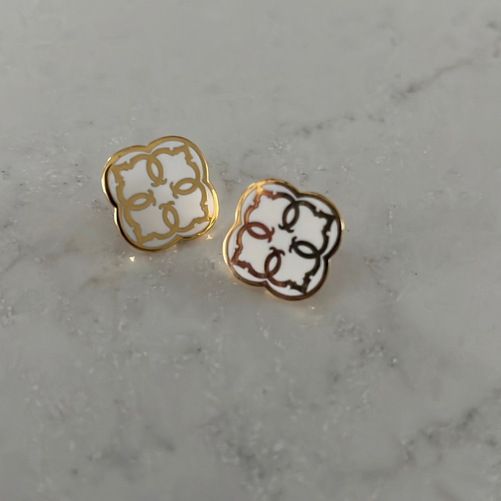 C Wonder earrings